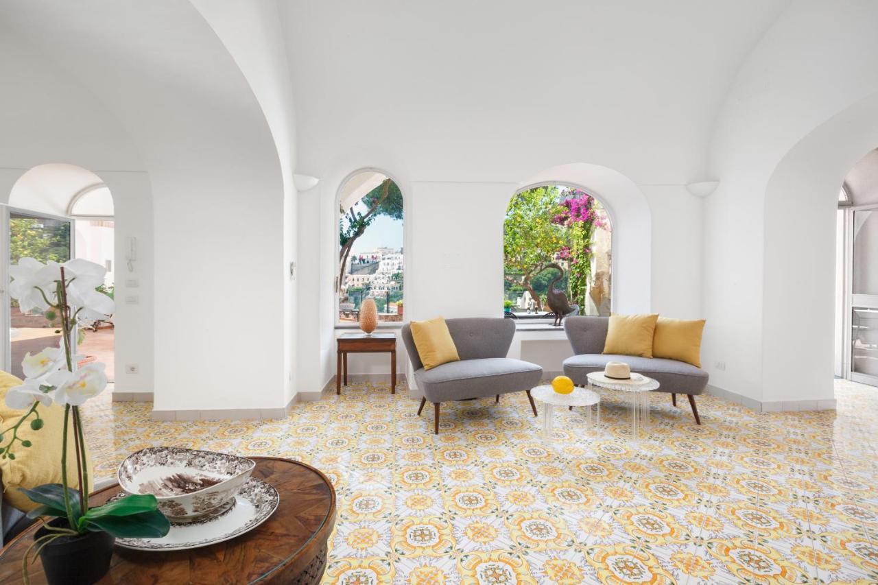 Estate4home - Field Villa